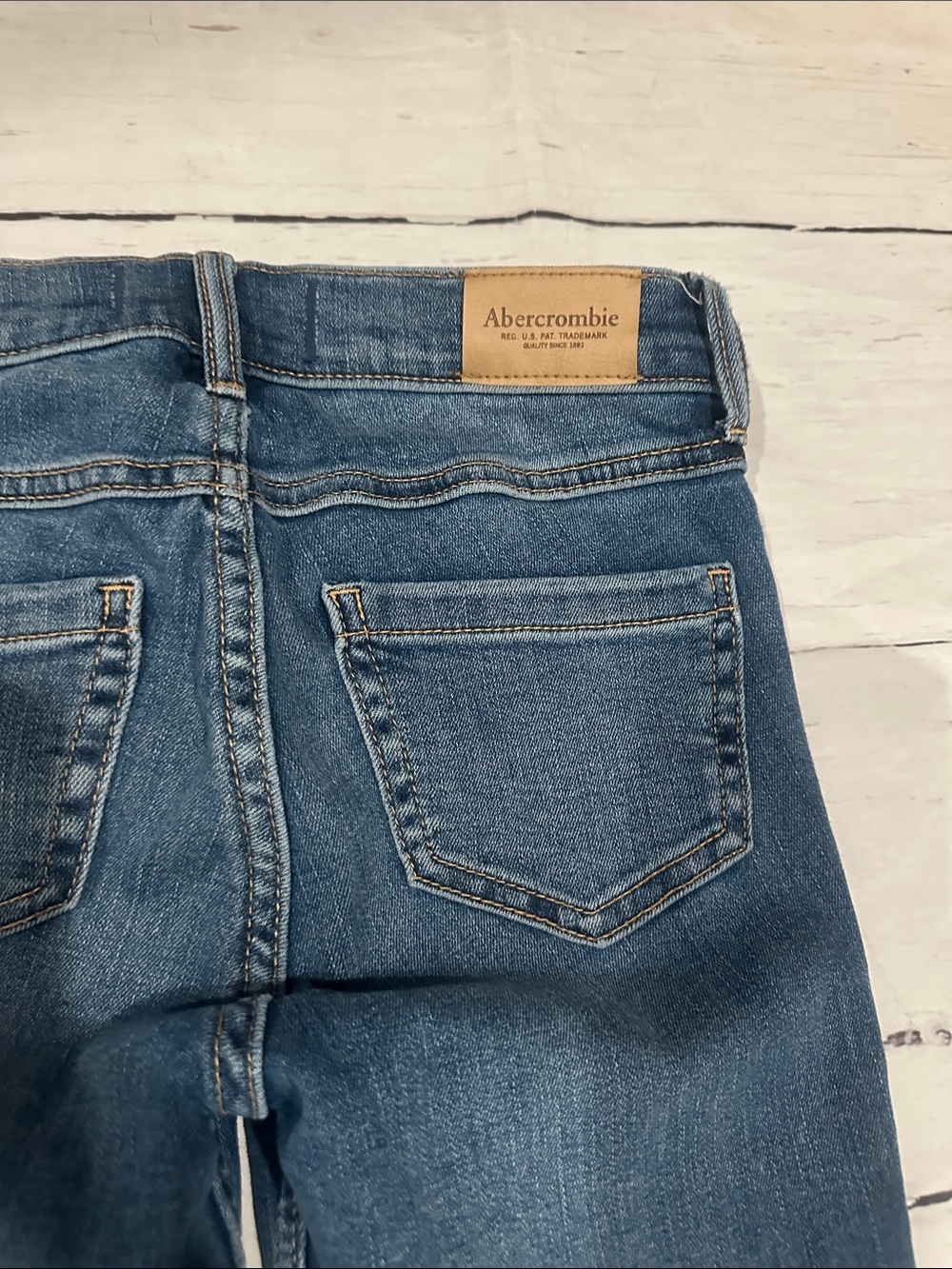 abercrombie kids Mid-Blue high rise Flare Jeans 9/10 - Picture 7 of 9